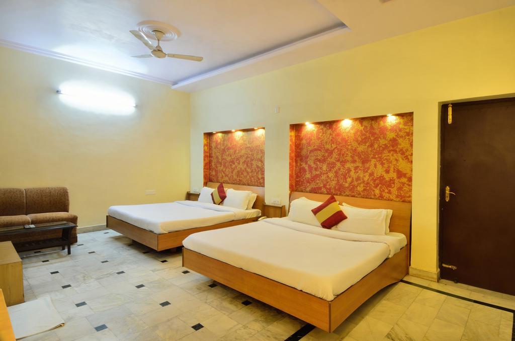 Hotel Roopa International Amritsar Exterior foto